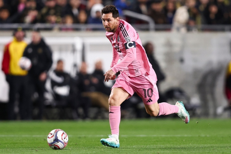 九游体育APP-公关专家：梅西受够了在巴萨主席大选中被利用，想参与他早参与了